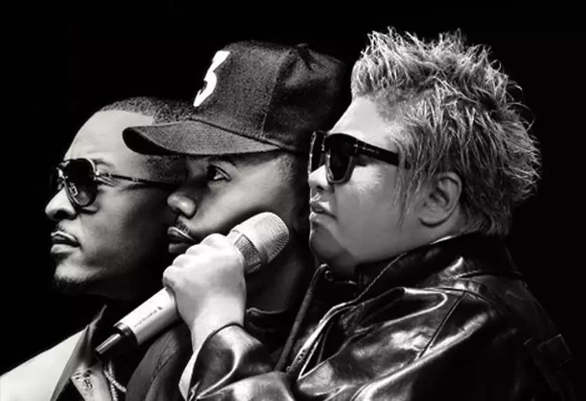 「深夜吃瓜」放飞自我？韩红假唱口型都懒得对，打脸昔日言论