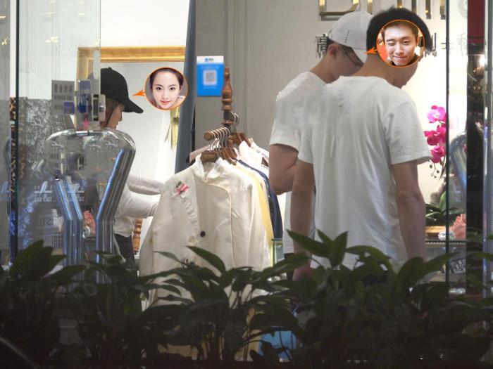 [熊猫娱乐]张嘉倪夫妻陪儿子庆生，买超心疼老婆，主动当“挑夫”抱寿星