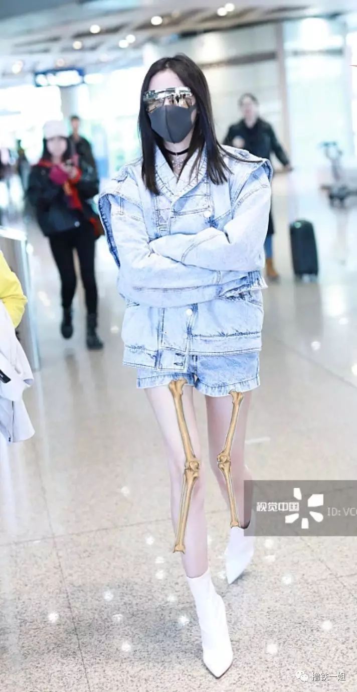 [新氧App]张天爱紧身西服泳装上热搜，但这骨盆前倾隔着屏幕都觉得疼！