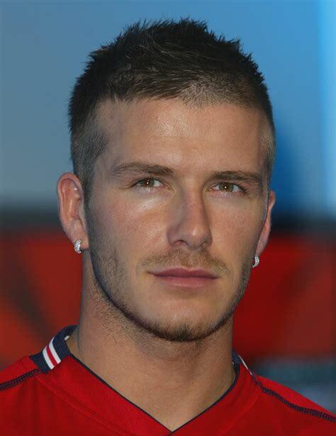 很多人只记得贝克汉姆取得的成就,却忘了他年轻时的盛世美颜