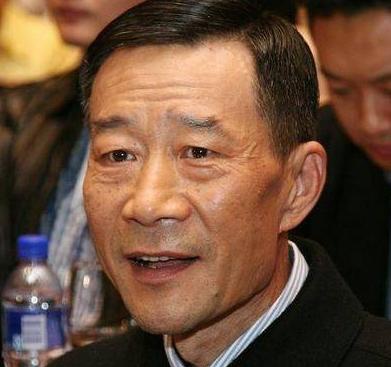 戏骨李雪健帅气儿子曝光，26岁学霸北电读研，被赞最低调星二代