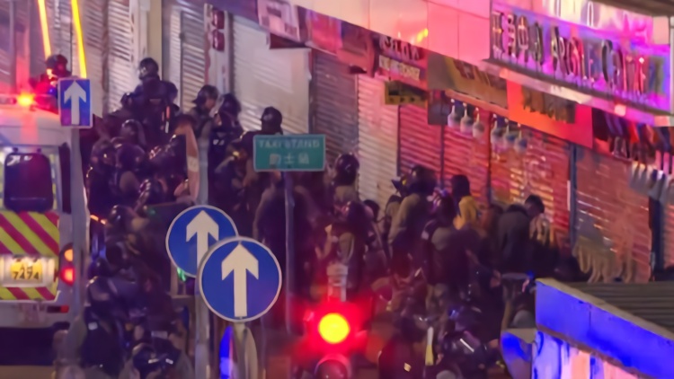 圣诞期间“不平安”！香港警方4天拘捕336人