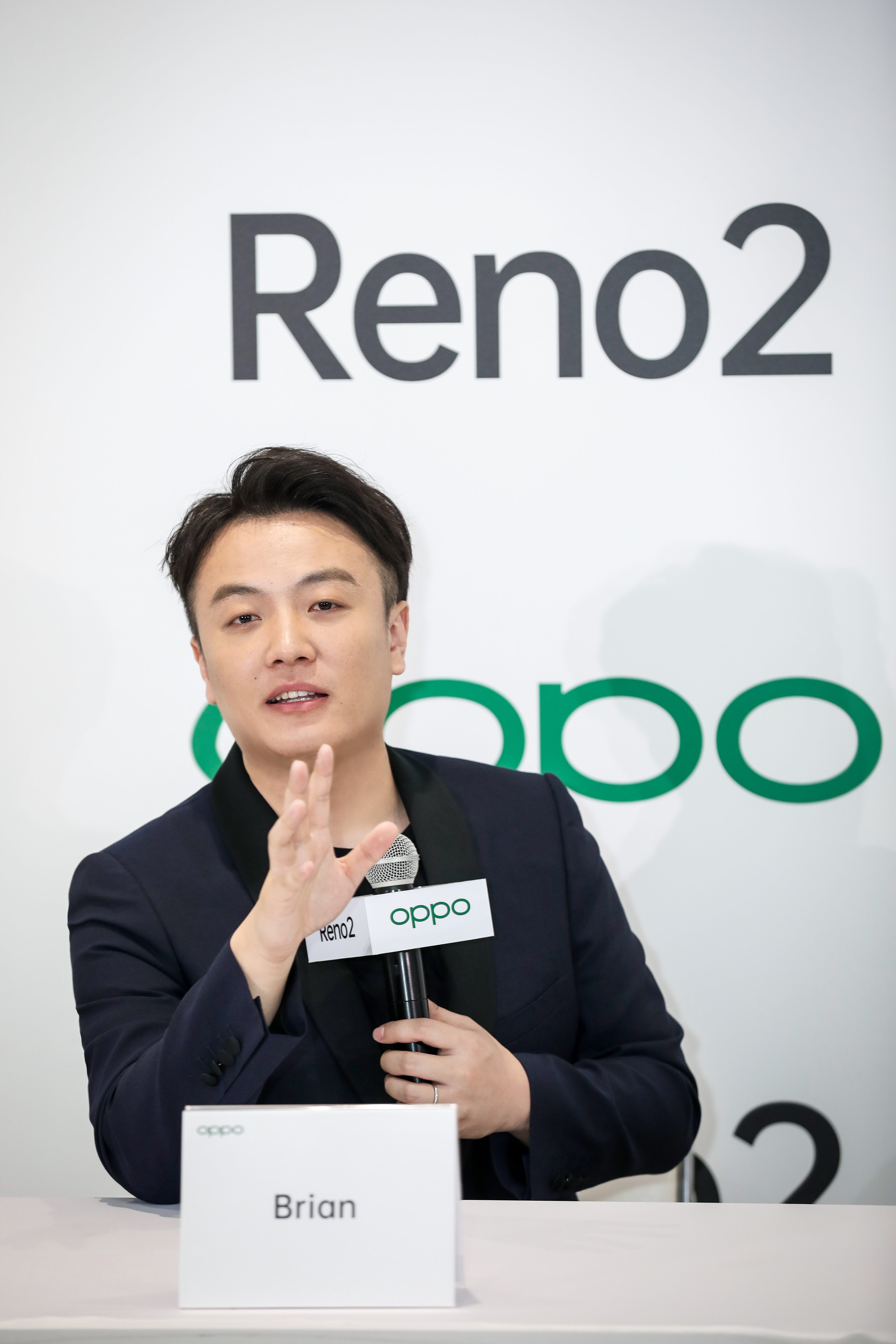 [钛媒体]正面对冲苹果，OPPO发视频手机为 5G 铺路