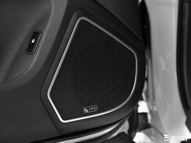 该车使用的音响品牌是infinity燕飞利仕,配备10个扬声器,优秀的音质让