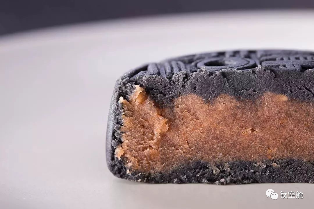 他把漫天星辰，装进月饼礼盒里