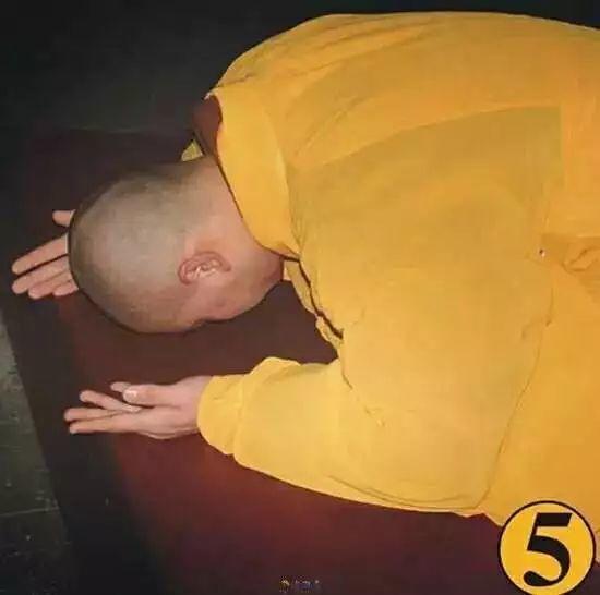 正规的拜佛姿势及每个动作代表的意思【拜佛姿势图解】