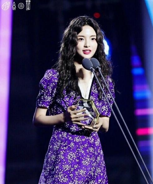 鞠婧祎杨超越于子涵,哪位爱豆与泡面头更配