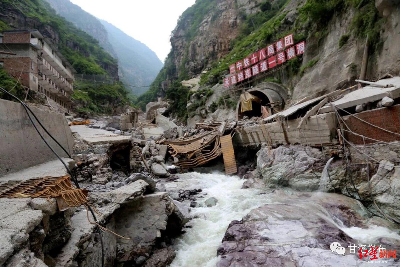 四川凉山甘洛暴雨确认一具遗体身份 系中铁十八局库管员