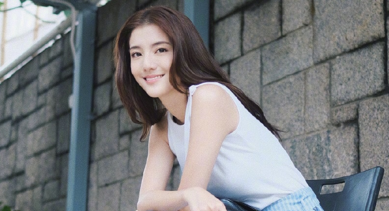 「伍脊六兽」吴千语新戏将播心情好，5天游遍夏威夷岛，事业回春翻身做代言？