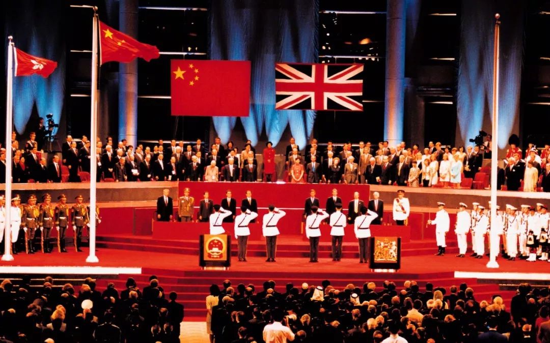 1997年,香港回归祖国,1999年,澳门回归祖国.