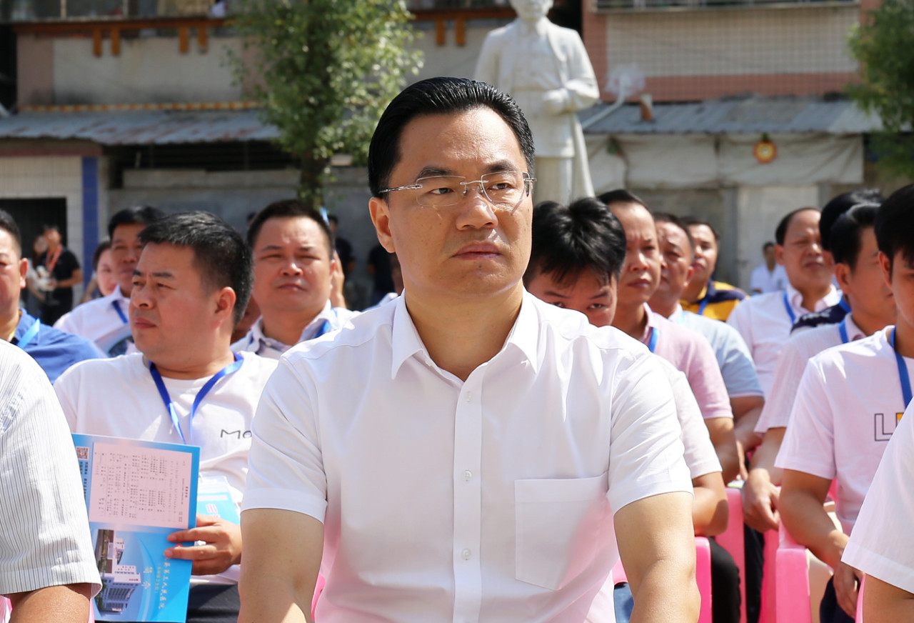 三人民医院(多祝镇卫生院)举行开业仪式,县领导郭武飘,魏荣君,冯仕杰