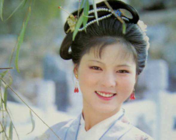 《红楼梦》| 紫鹃那么好却只是二等丫头,和袭人比,她差在哪里?