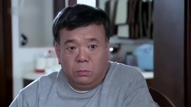 妻子发现丈夫藏私房钱,丈夫称是儿子给的,妻子