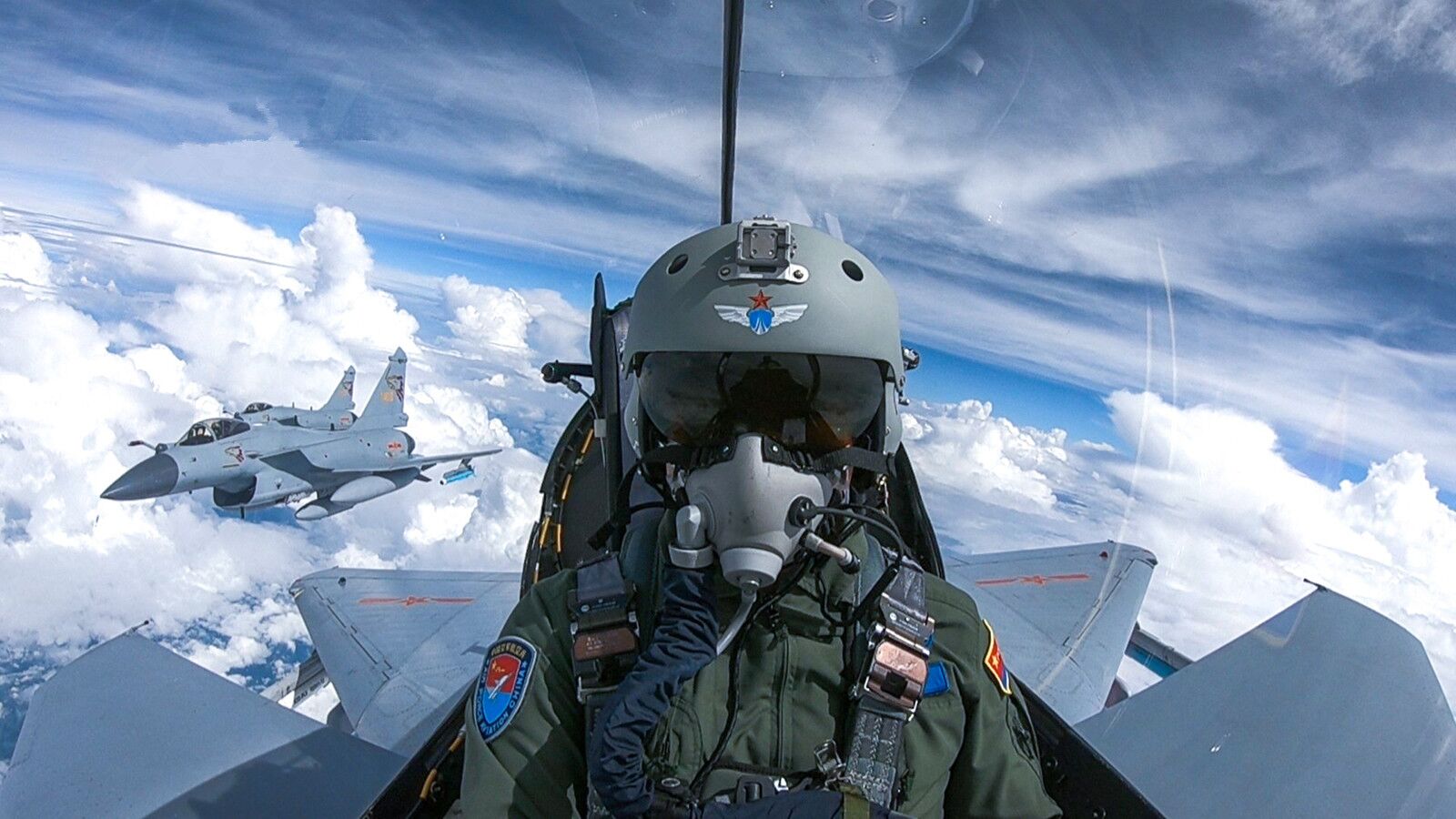 越南空军Toai Dang上尉完成美国空军领袖飞行课程 -6park.com