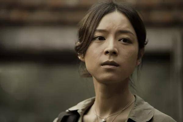 「伍脊六兽」张静初因打光问题“罢演”和于正起争执，她凭什么火了20年？