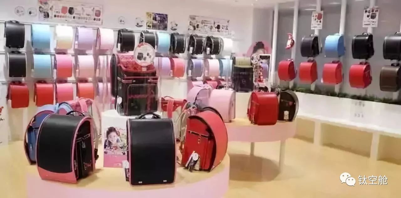 减负、能装、防撞的学生书包，关键时候能救命