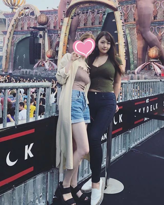 照骗奔现有多可怕？看过真人后粉丝说想把她的写真烧掉！