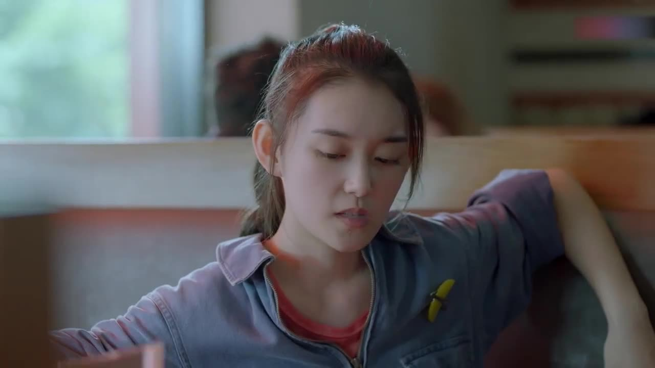 老外用脏话骂人,以为中国女孩不懂,下秒女孩当