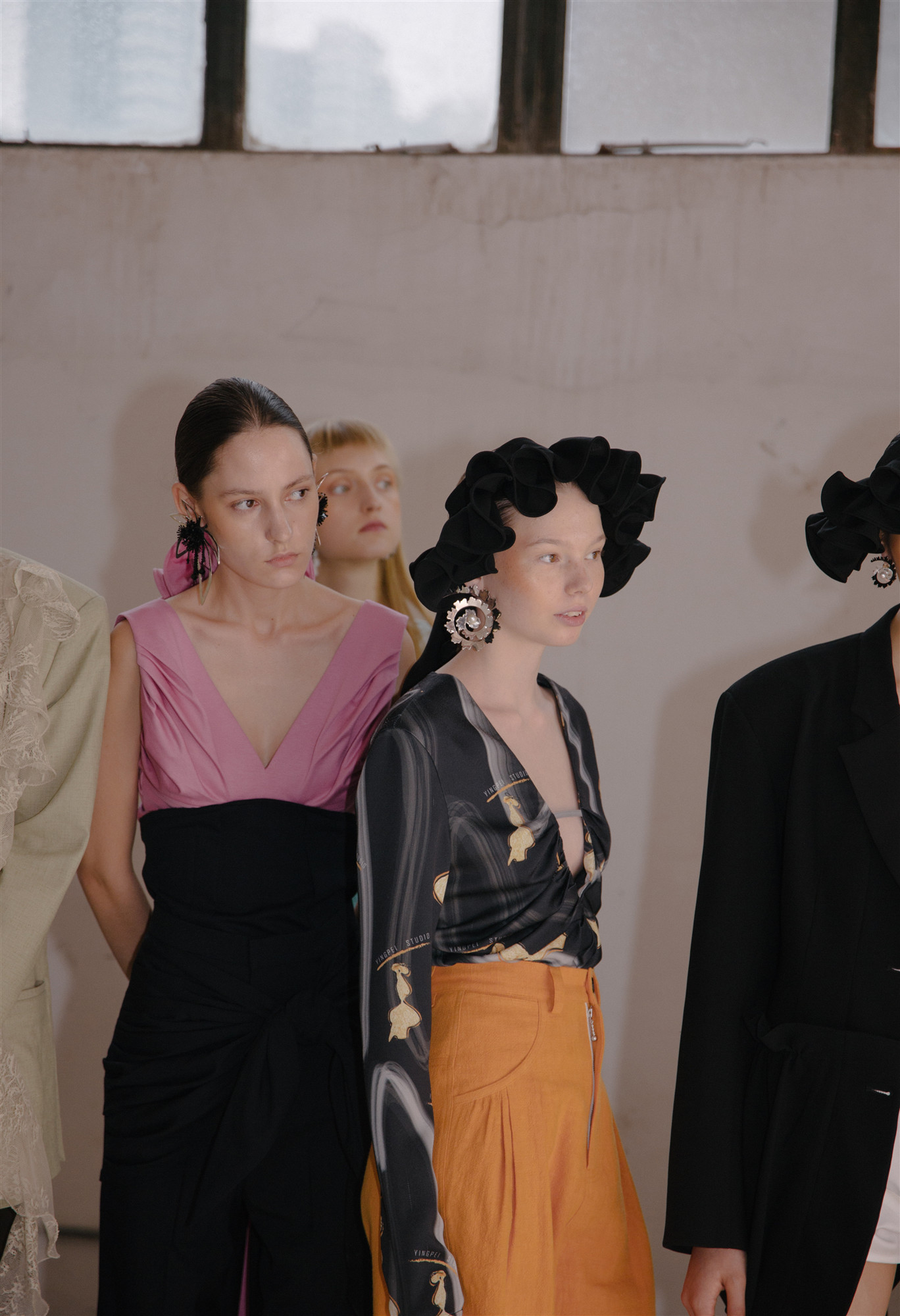 YINGPEI STUDIO 发布2020春夏系列“DROWSED IN THE SUN”