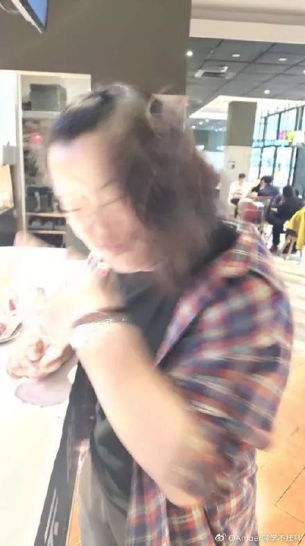 "男朋友都给你拍过哪些死亡视角的照片?我真的笑得停不下来!