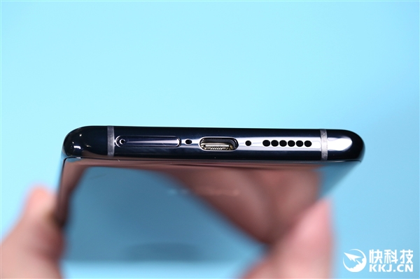 屏占比99.6%！vivo NEX 3 5G开箱图赏