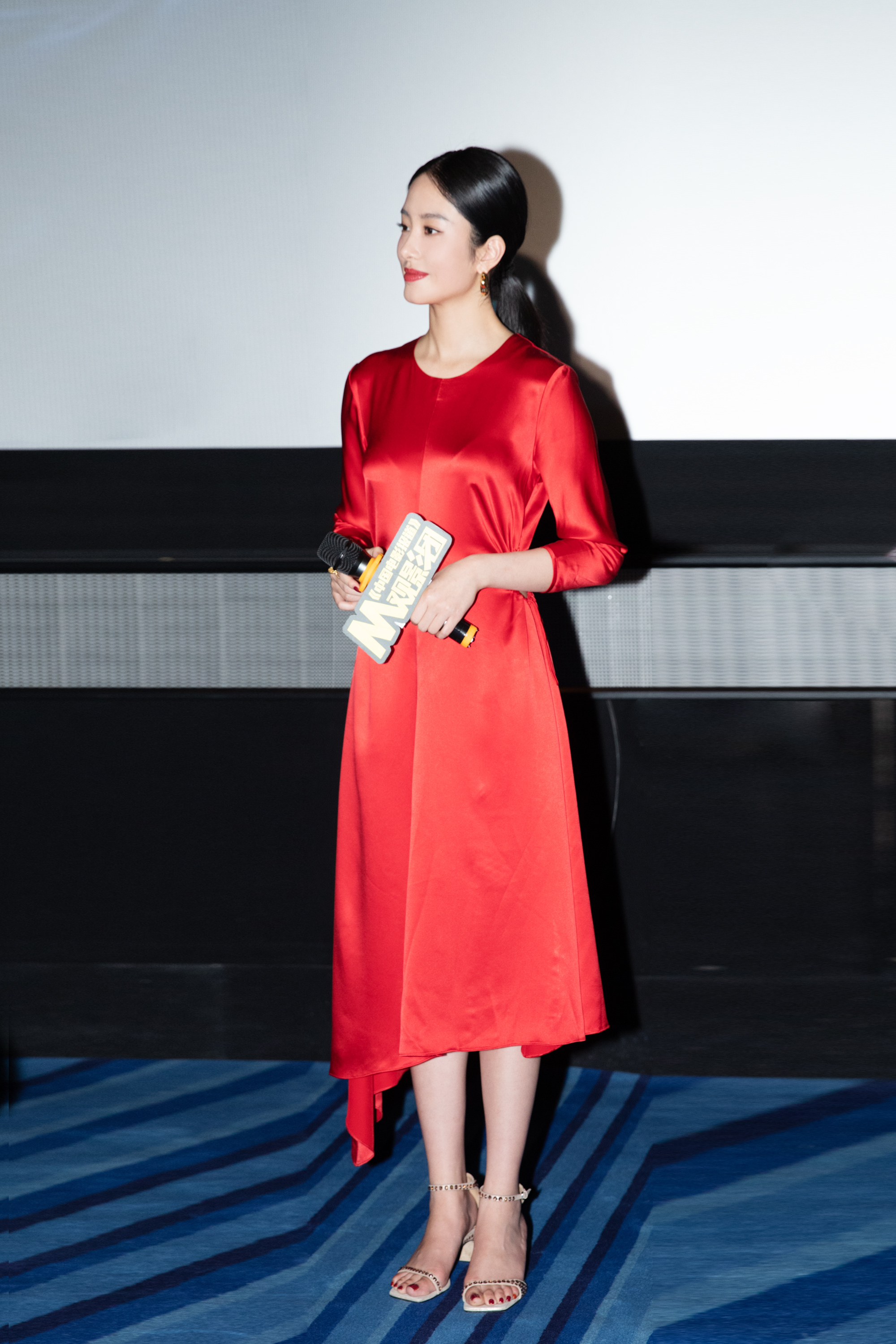 杨采钰《只有芸知道》北京媒体见面会再现"红裙杀" 罗