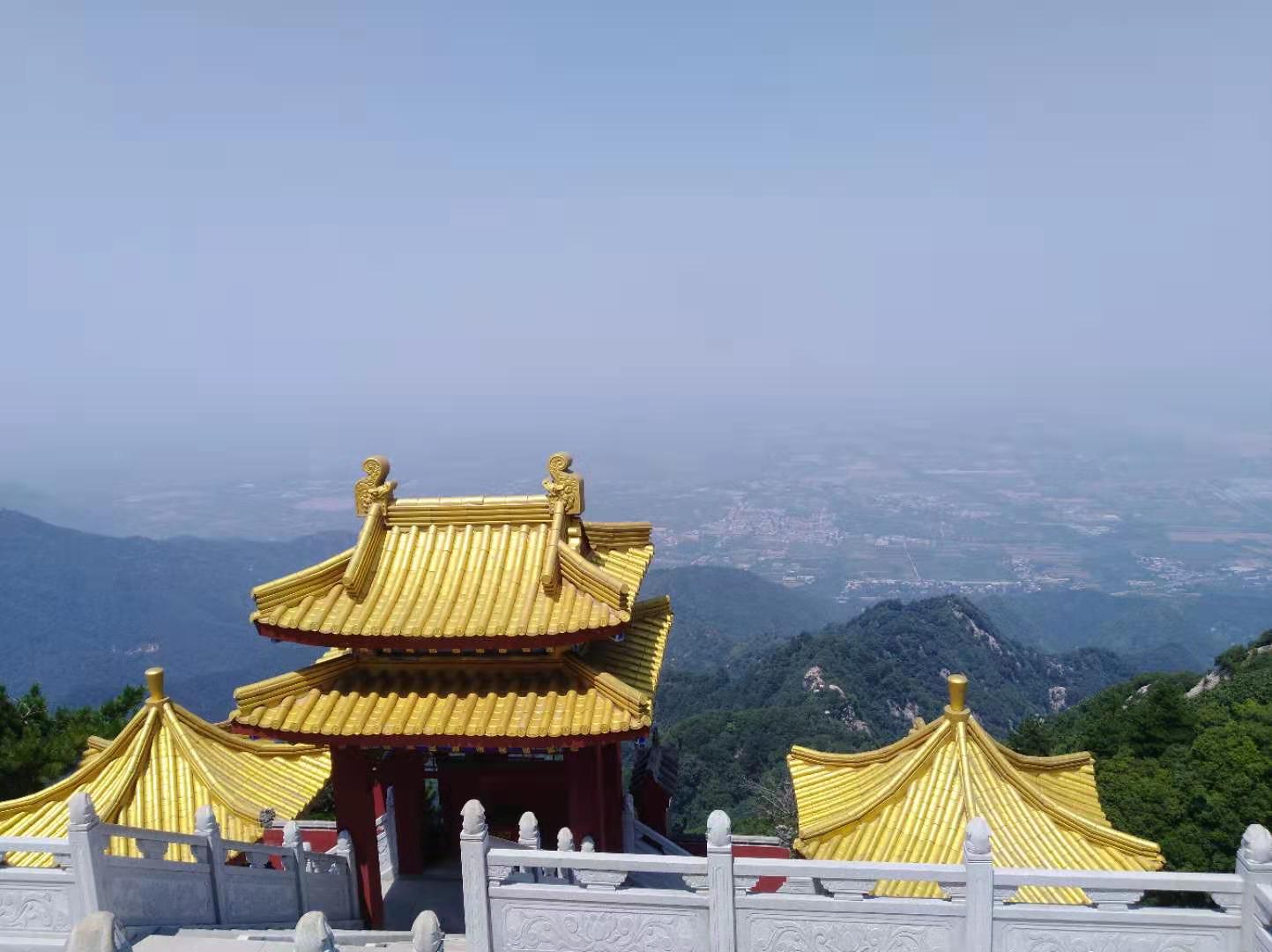 终南山寺庙众多,南五台更是集中之地,有的仅剩残垣断壁