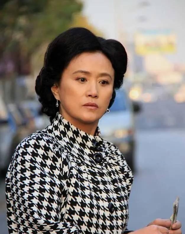 62岁"清咖婆婆"张小磊,28岁就成金鹰视后,至今活跃在娱乐圈