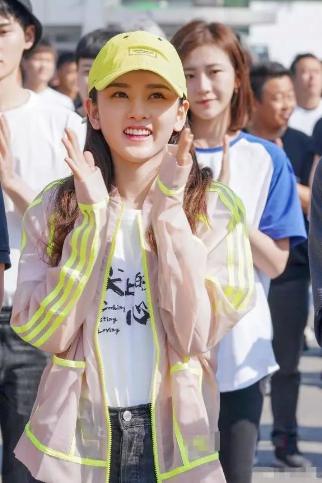 阮经天宋祖儿被曝“叔侄恋”后，又被网友拍到在餐厅单独约会？