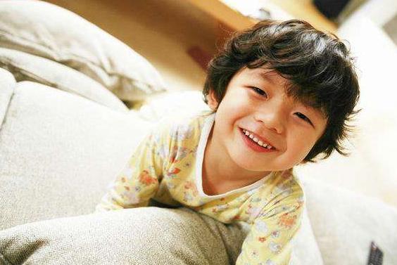 这位“亚洲最可爱的表情包弟弟”长大了!已是16岁美少年重返荧屏