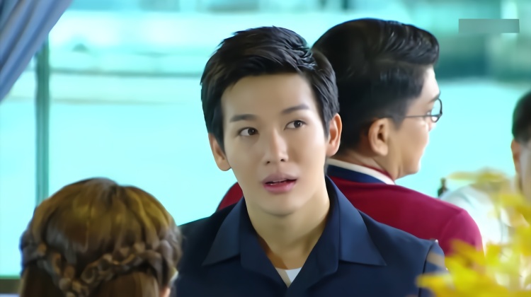 富二代装穷去相亲,谁料总裁老爸就在身后,听得