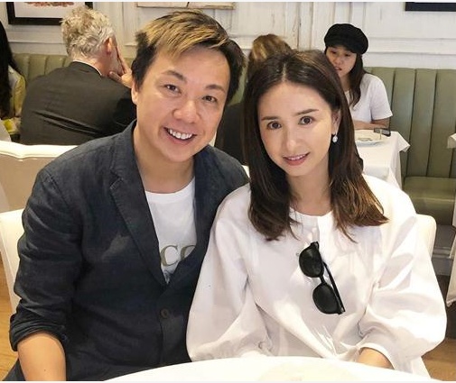 “冻龄港姐”吴婉芳走出丧夫伤痛恢复社交，51岁的她越来越美