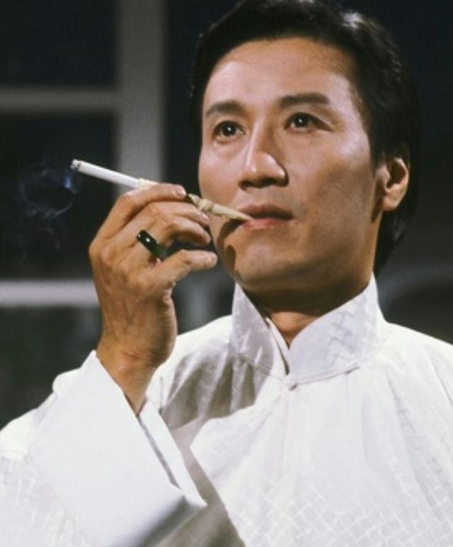 赌片不仅有《赌神》,这部经典赌剧堪称赌片版武侠