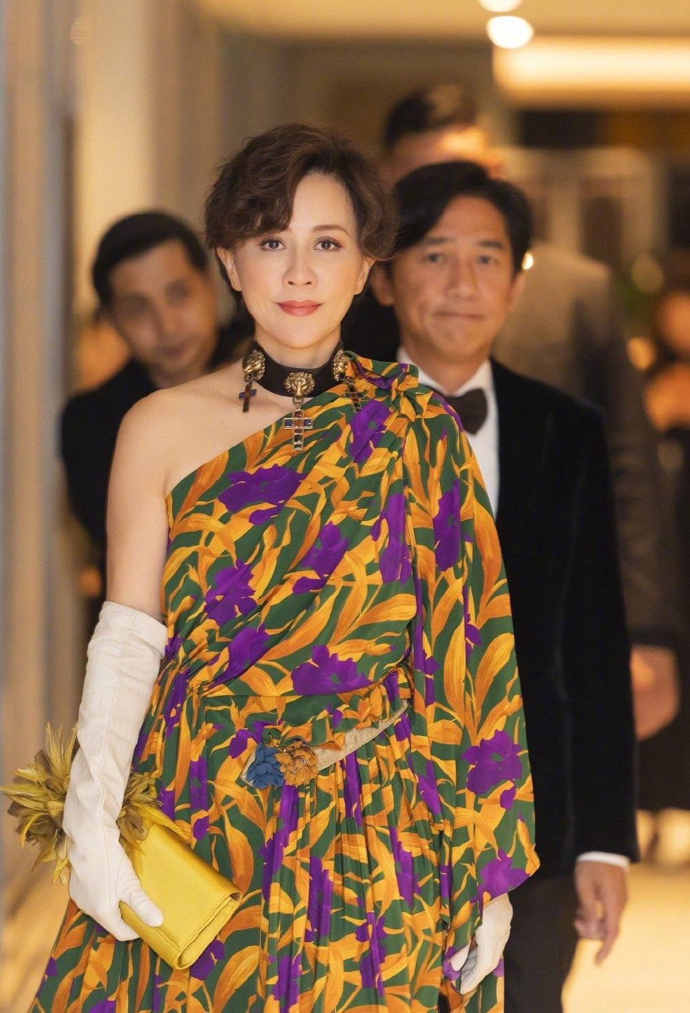 「熊猫娱乐」张艺谋获终身成就奖，妻子陈婷盛装出席，与刘嘉玲斗艳完胜