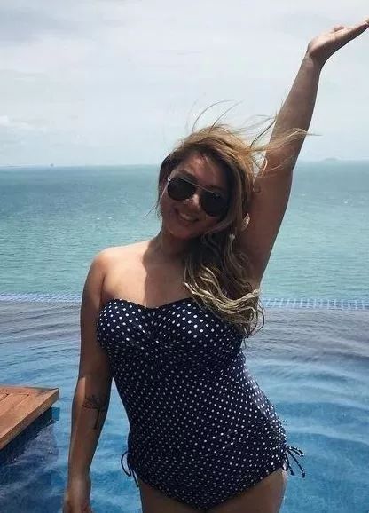 沈殿霞180斤女儿自信晒泳装照，为对抗键盘侠关评论