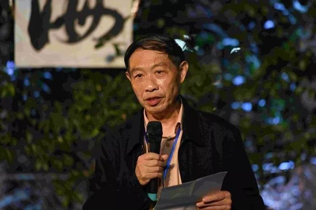 泰顺县文联主席夏立彬,诗词楹联学会会长吴久籁,书法家协会会长邱正华