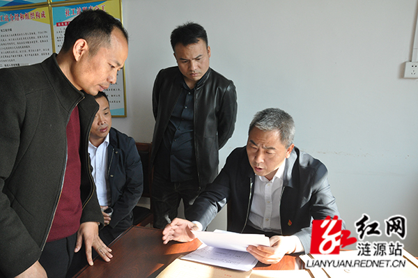 涟源:刘杰到赛里社区督查指导脱贫攻坚