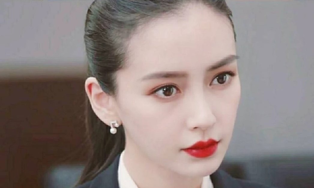 杨紫首演霸道总裁，长相可爱画风别扭，演技却秒杀baby