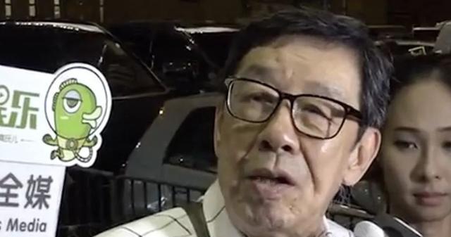 梁舜燕设灵众星致祭，干儿子李克勤神情哀伤，周润发刘德华送花圈悼念