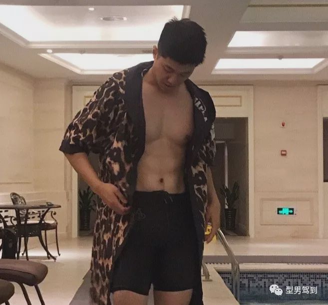 一位28岁上海小伙的穿搭日常，好精致一男的！