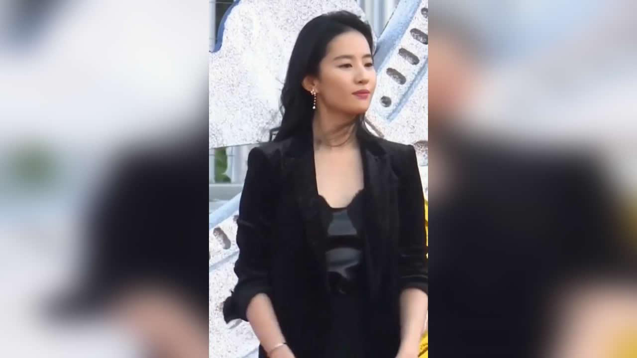 刘亦菲发福,昔日小龙女变身"乡村女企业