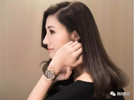 小S跟50岁的许晴颜值对比惨烈，天生尤物和后天美女究竟差在哪？
