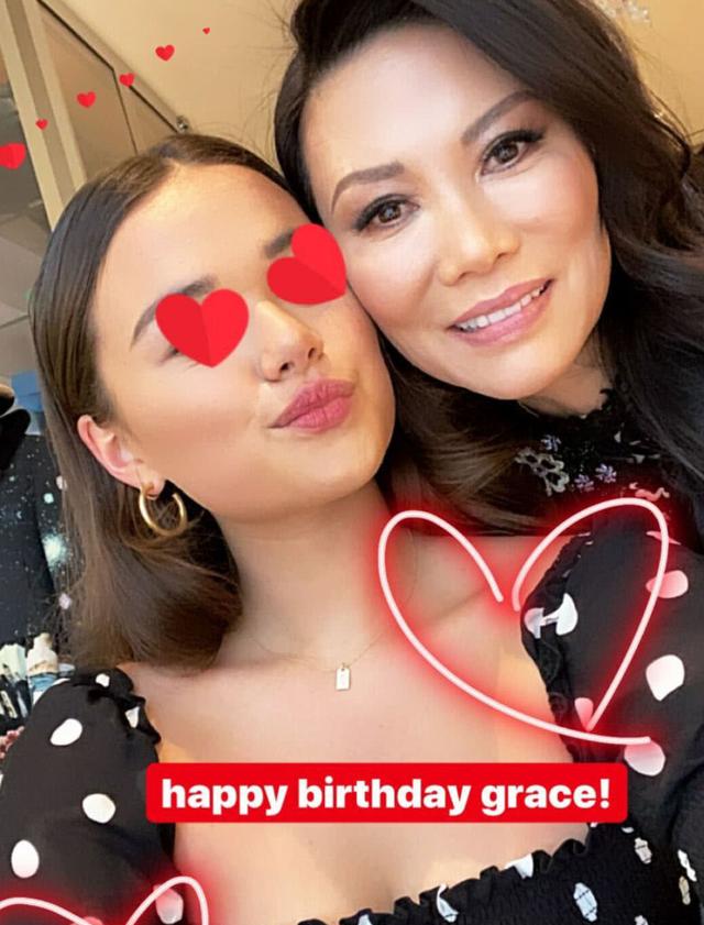 邓文迪和前夫再度合体,大女儿grace生日一家四口罕见同框!
