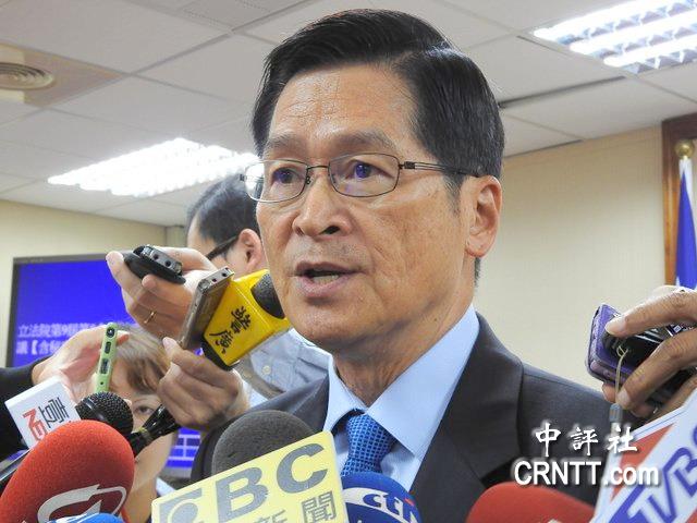 云豹甲车通讯装备失踪半年 严德发:要惩处