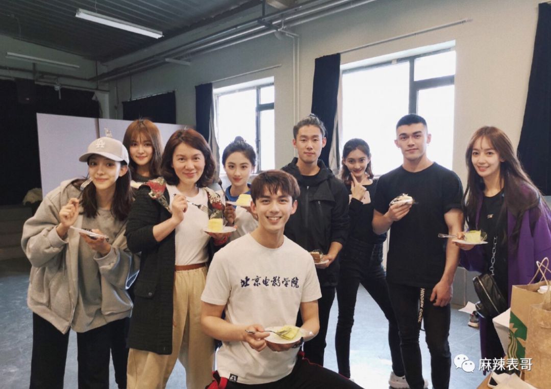 吴亦凡的女友是心机女上位？好好的一口甜瓜，12小时就变成了毒奶