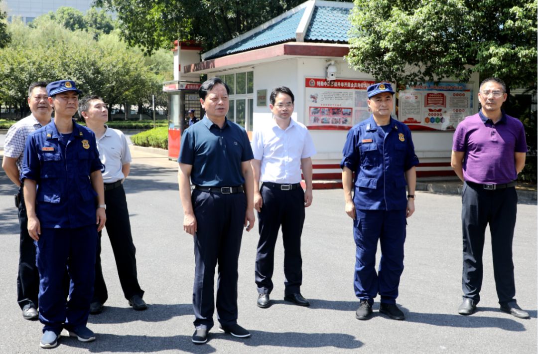 常德市副市长汤祚国率队慰问消防救援队伍