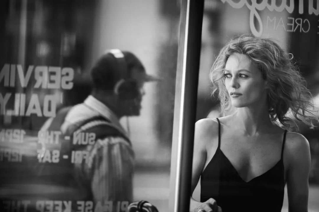 「桃桃淘电影」法国美人凡妮莎·帕拉迪丝 | 赏色