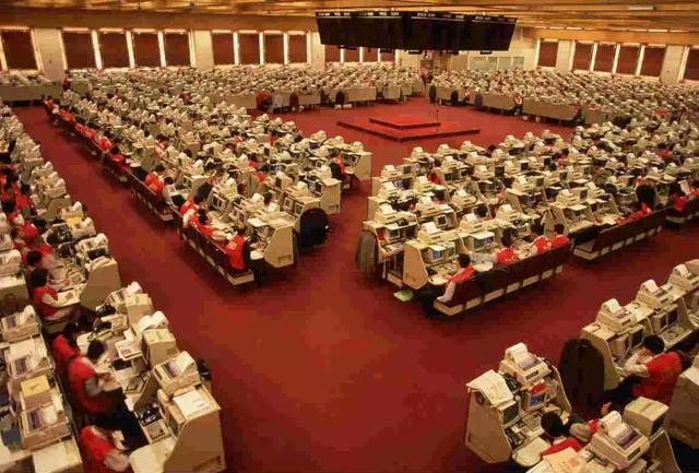 「钛媒体」时代宠儿李小加：从钻井工人到港交所掌门