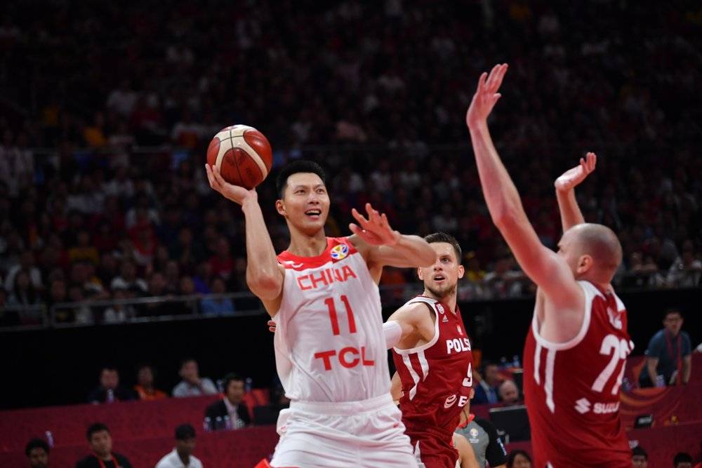 中国男篮无缘下届奥运会；华为余承东称P40或将搭载鸿蒙系统