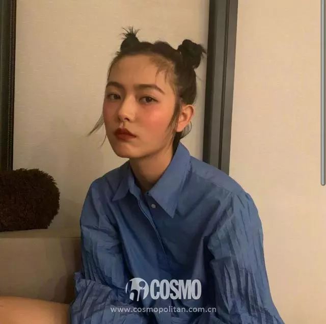 现在长着"厌世脸"的模特虽然多,但赵佳丽的长相依旧是出众的,拥有让人